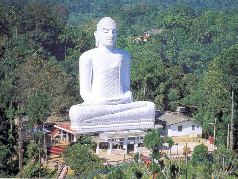 Bahiravokanda Vihara Buddha Statue